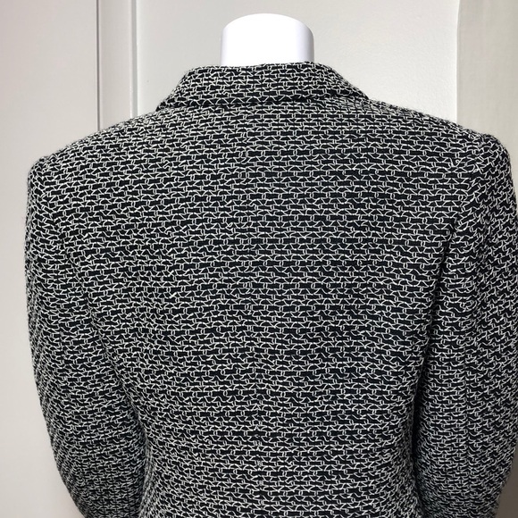Chanel Boutique 98 Black/White Wool Jacket Blazer - Picture 3 of 8